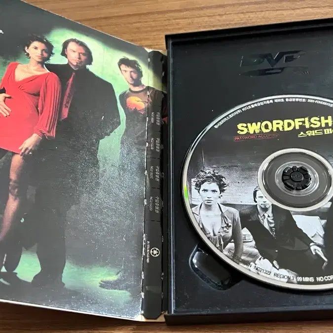 [BUNJANG] Swordfish DVD (Halle Berry, Hugh Jackman, John Travolta) / 스워드피쉬 DVD (할리베리, 휴잭맨, 존트라볼타)