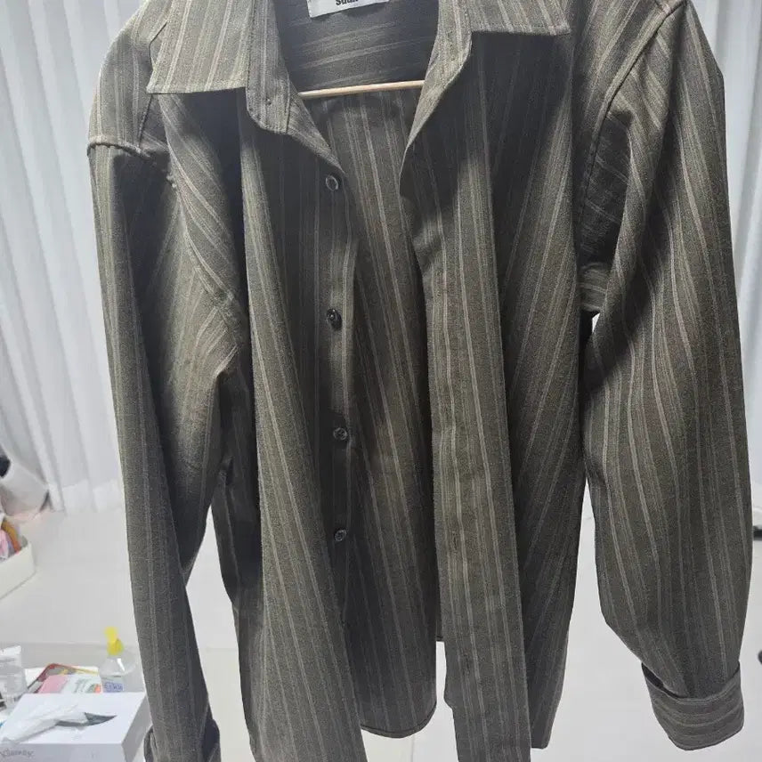 [BUNJANG] Sua Stripe Crop Shirt Dark Khaki Size 1 / 수아 스트라이프 크롭 셔츠 다크카키 1사이즈
