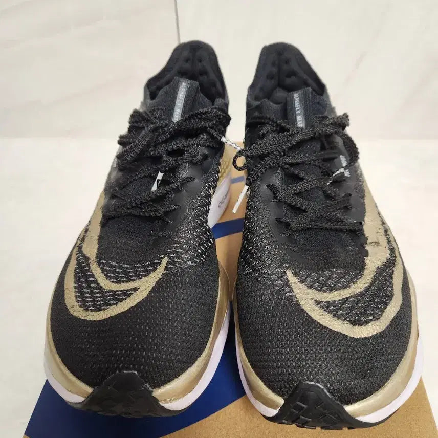 [BUNJANG] Nike Air Zoom Alphafly NEXT% 2 Running Shoes / 나이키 알파플라이2 275 블랙 메탈릭골드