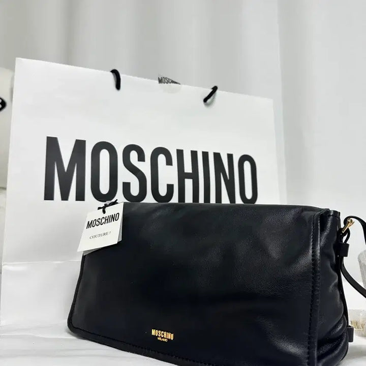 [BUNJANG] Moschino Logo Lettering Shoulder Bag / 모스키노 MOSCHINO 로고 레터링 숄더백 미사용 새상품