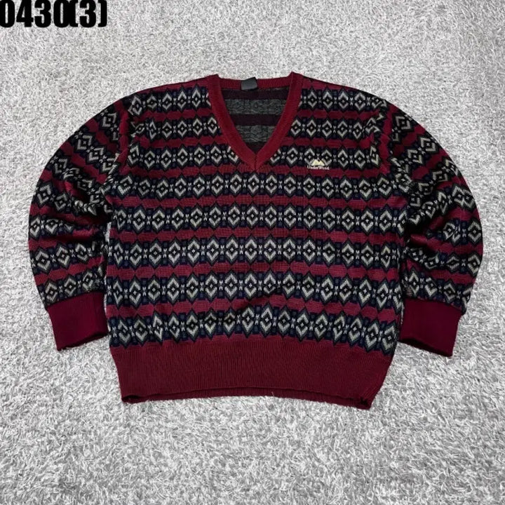 [BUNJANG] Underwood V-Neck Pattern Knit / 언더우드 브이넥 패턴 니트 0430