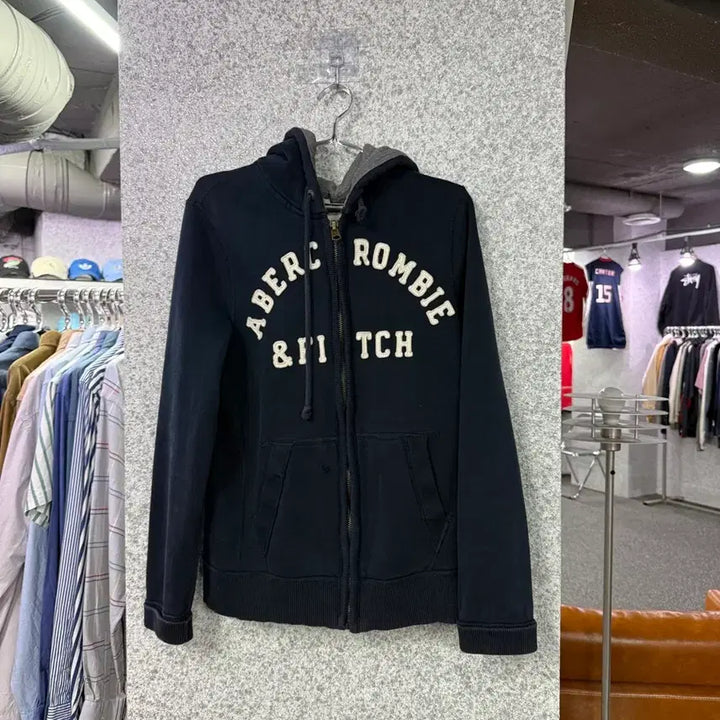 [BUNJANG] Abercrombie &amp; Fitch Arch Logo Hoodie Navy M / 아베크롬비 아치 로고 후드집업 네이비 B4681
