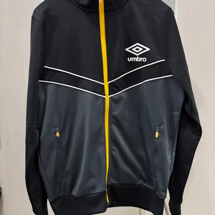 [BUNJANG] Umbro Track Top Jersey Zip-Up Size S / 엄브로 트랙탑 져지 집업