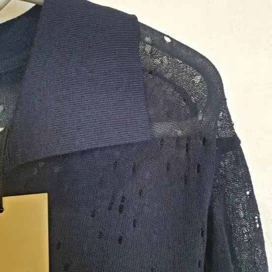 [BUNJANG] VanEike Punching Knit / 반에이크 펀칭 니트