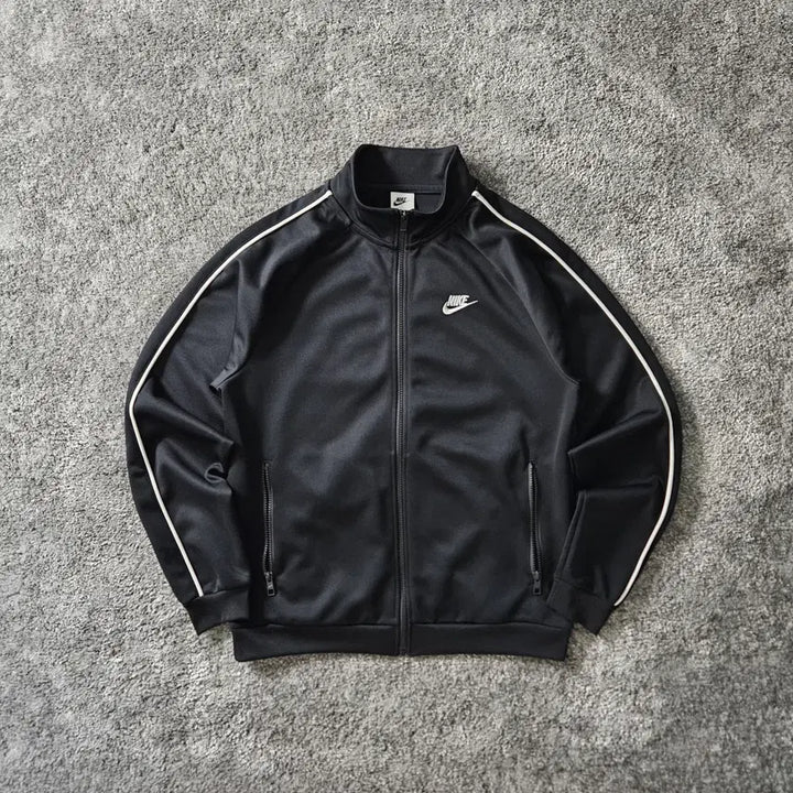 [BUNJANG] Nike Training Jacket Black White Swoosh Logo Polyester / [무료배송] Nike 트레이닝 자켓