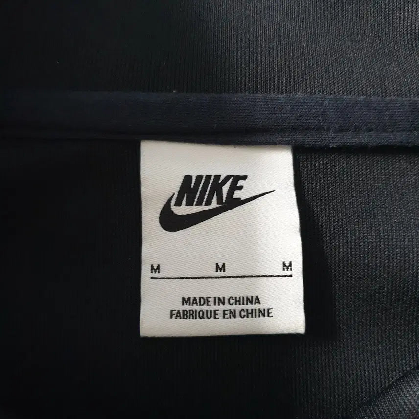 [BUNJANG] Nike Training Jacket Black White Swoosh Logo Polyester / [무료배송] Nike 트레이닝 자켓