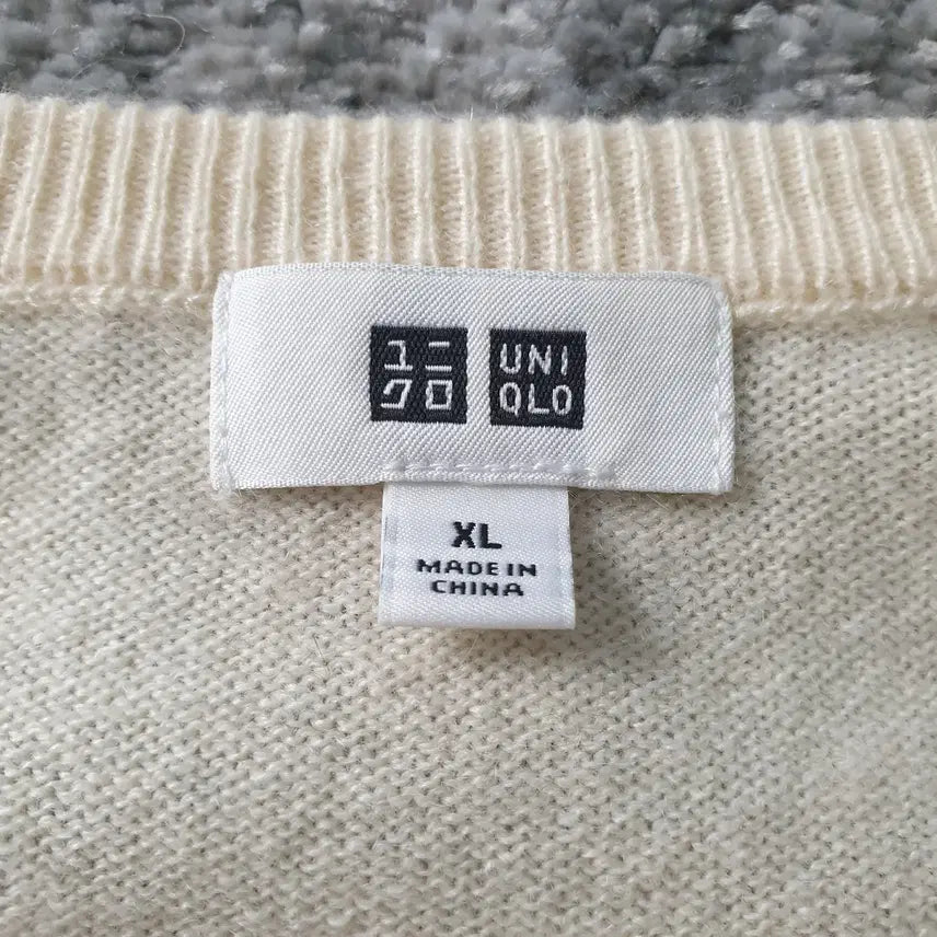 [BUNJANG] Uniqlo Cashmere Round Neck Knit Sweater / [무료배송] UNIQLO 캐시미어 니트