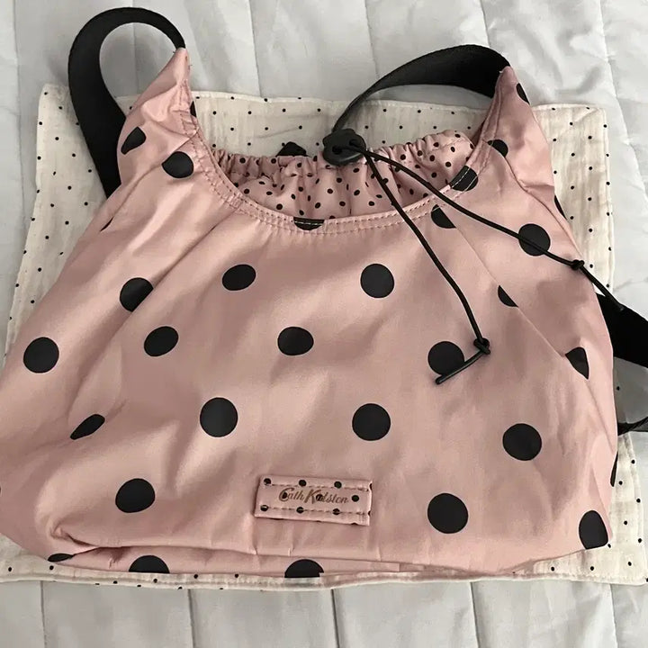 [BUNJANG] Cath Kidston Dot Pattern Medium Sling Crossbody Bag / 캐드키드슨 도트 패턴 미디엄 슬링 크로스백