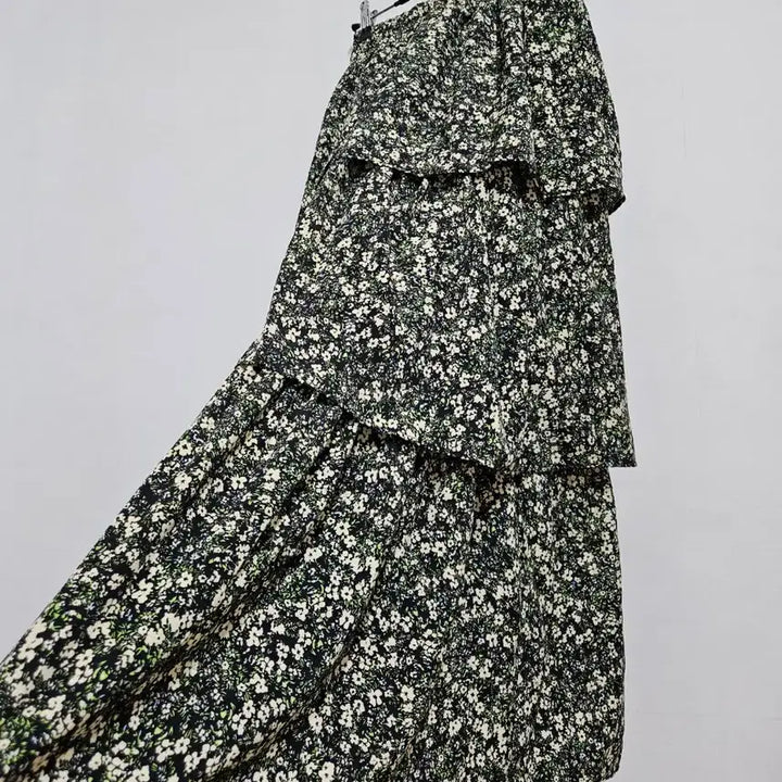 [BUNJANG] Black &amp; Green Tiered Maxi Skirt / 밴딩 캉캉 롱치마
