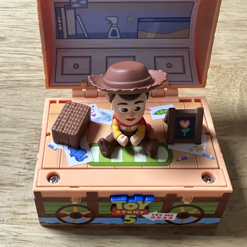 [BUNJANG] Pop Mart Toy Story 5 Combat Carl Figure / 팝마트 토이스토리5 시리즈 피규어 - 컴뱃 칼