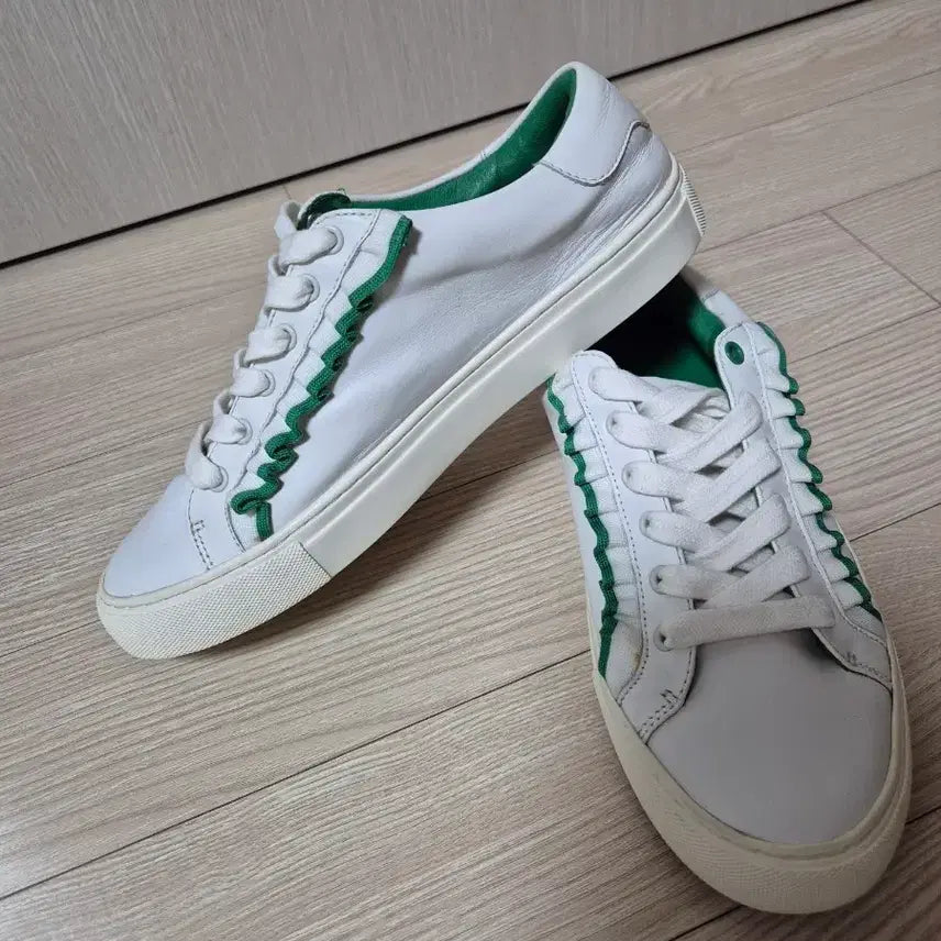 [BUNJANG] Tory Burch Sport Ruffled Leather Sneakers US 8.5 (250) / (정품) 토리버치 스포츠 러플  스니커즈 8.5 (250) 가죽