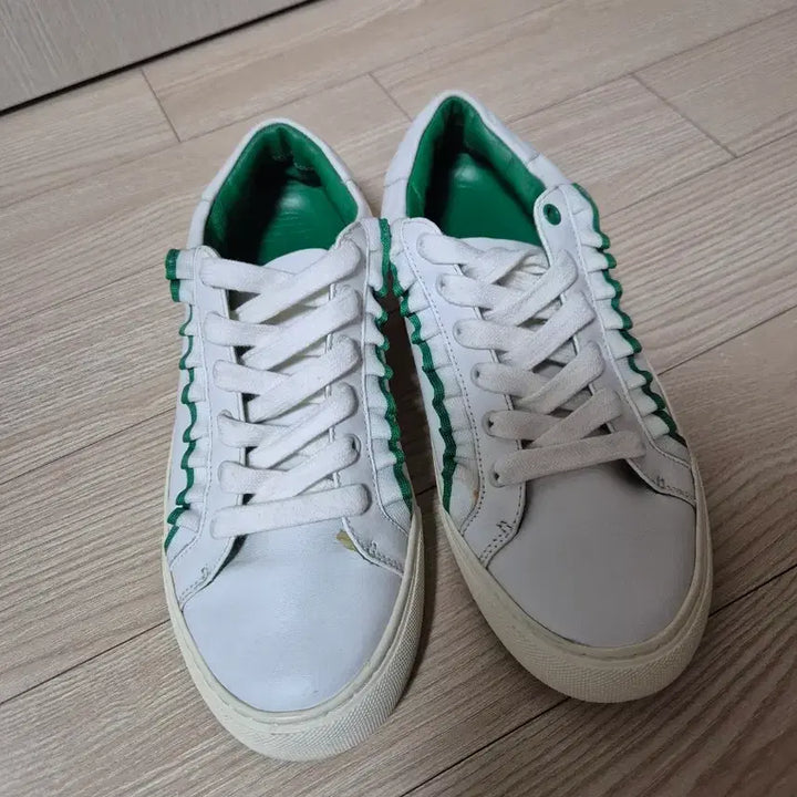 [BUNJANG] Tory Burch Sport Ruffled Leather Sneakers US 8.5 (250) / (정품) 토리버치 스포츠 러플  스니커즈 8.5 (250) 가죽