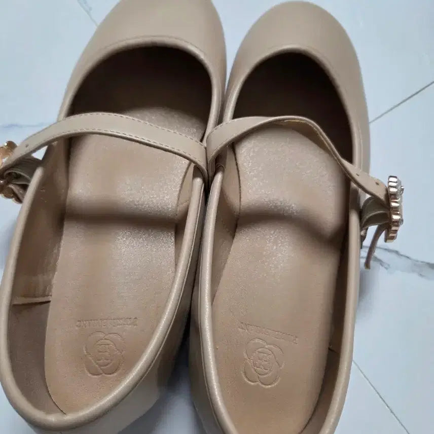 [BUNJANG] Beige Mary Jane Flat Shoes / 베이지 메리제인 플랫슈즈 여성구두