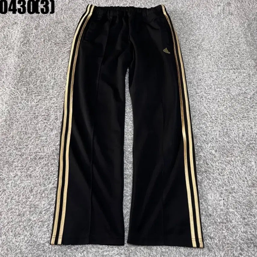 [BUNJANG] Adidas 3-Stripes Track Pants Black/Gold Size 100 / 아디다스 삼선 트레이닝 바지 블랙/골드 100 0430