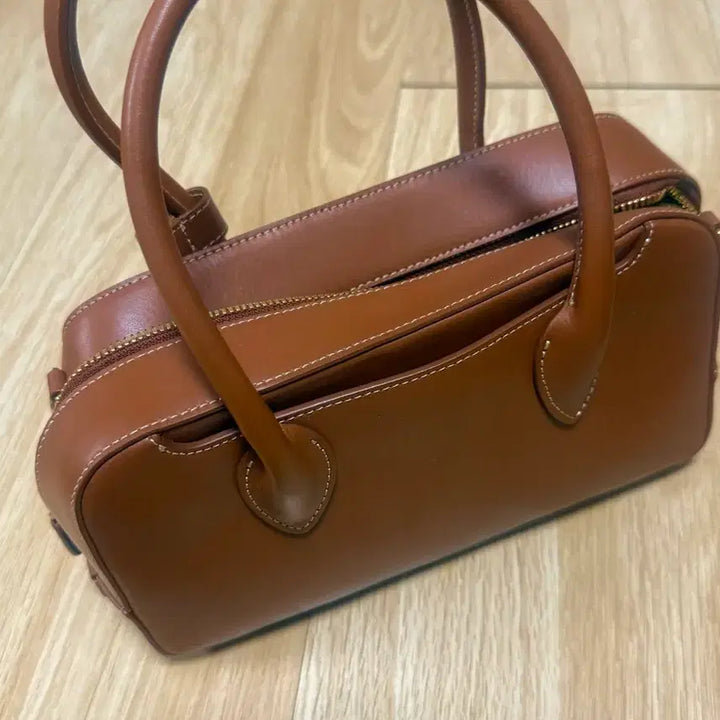 [BUNJANG] DEMERIEL Tan Bowling Bag Medium Crossbody / DEMERIEL  탄 브라운 볼링백 Medium 드메리엘 크로스백