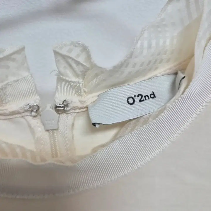 [BUNJANG] Ozccen Ivory Tiered Lace Dress / 한섬 오즈세컨 아이보리 캉캉 레이스 원피스