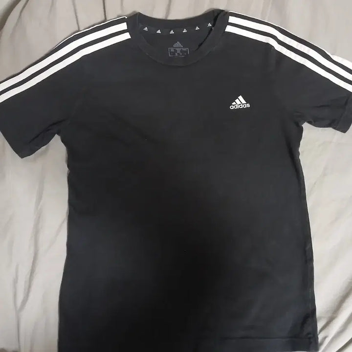 [BUNJANG] Adidas 3-Stripes Short Sleeve T-Shirt Black S / 아디다스 삼선 반팔 티셔츠 블랙 s