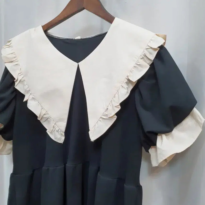 [BUNJANG] Black Big Collar Short Sleeve Long Dress with Frills / 검정색  빅카라 반팔 롱 원피스 프릴