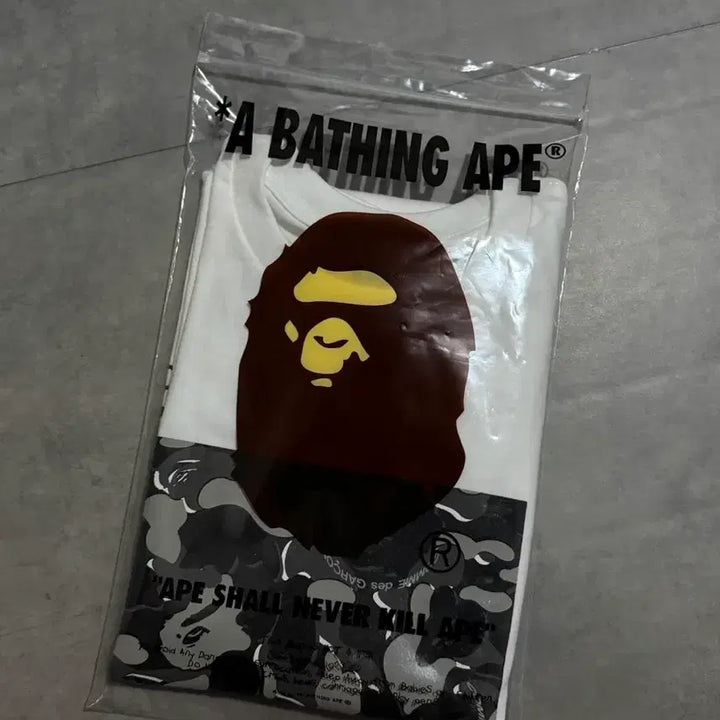 [BUNJANG] BAPE x Comme des Garçons Osaka Camo Box T-Shirt White XL / 베이프 x 꼼데가르송 오사카 카모 박스 티셔츠 화이트 XL