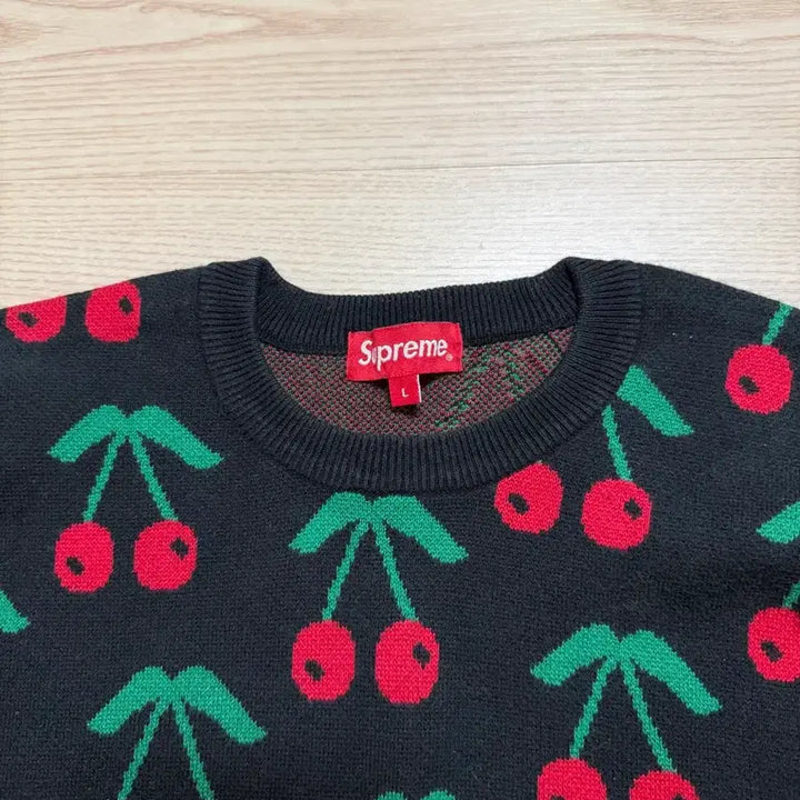 [BUNJANG] Supreme Cherry Knit L / 슈프림 체리 니트 L