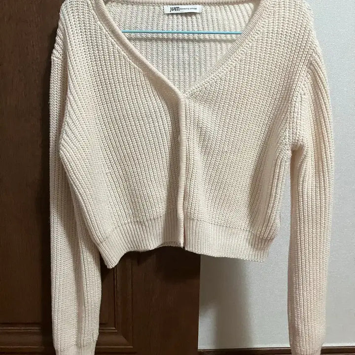 [SOLD OUT] 아이보리 크롭 가디건