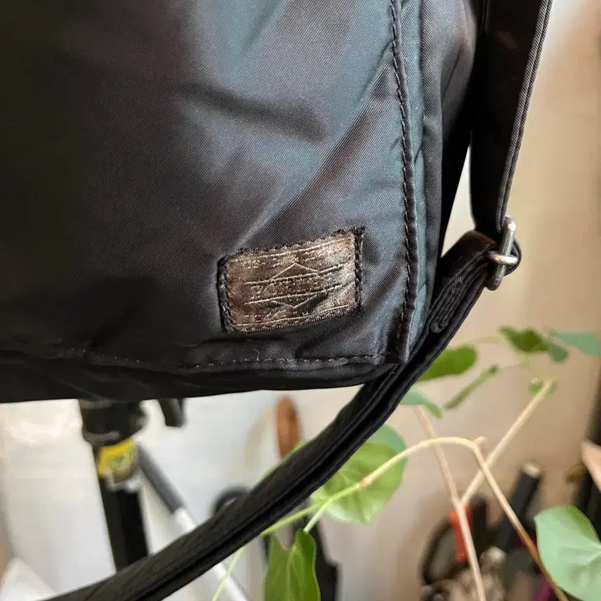 [BUNJANG] Yoshida Porter Tanker 2-Way Briefcase Black / 요시다 포터 탱커 투웨이 2WAY 브리프케이스 블랙 (노트북 가방 / 서