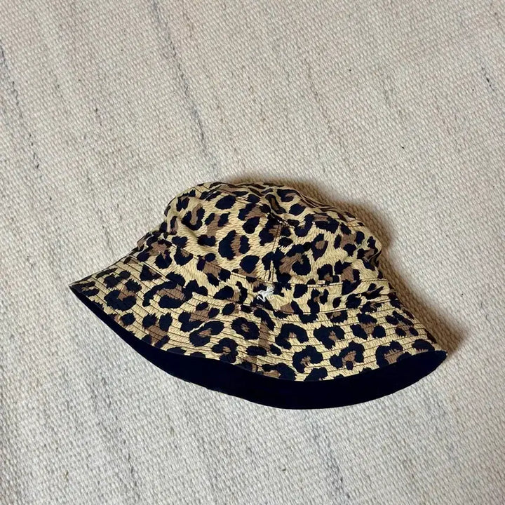 [BUNJANG] Gramicci Leopard Black Reversible Bucket Hat / 그라미치 레오파드 블랙 리버시블 버킷햇
