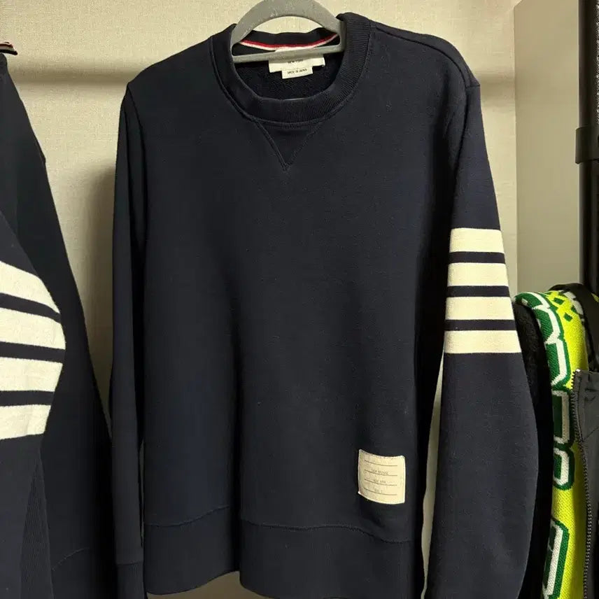 [BUNJANG] Thom Browne Striped Patch Navy Sweatshirt Size 2 / 톰브라운 사선완장 네이비 맨투맨 2사이즈