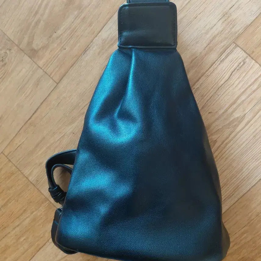 [BUNJANG] Black Sling Bag / 슬링백