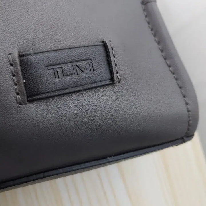 [BUNJANG] Tumi Briefcase Shoulder Strap Replacement / 투미 서류가방 끈교체