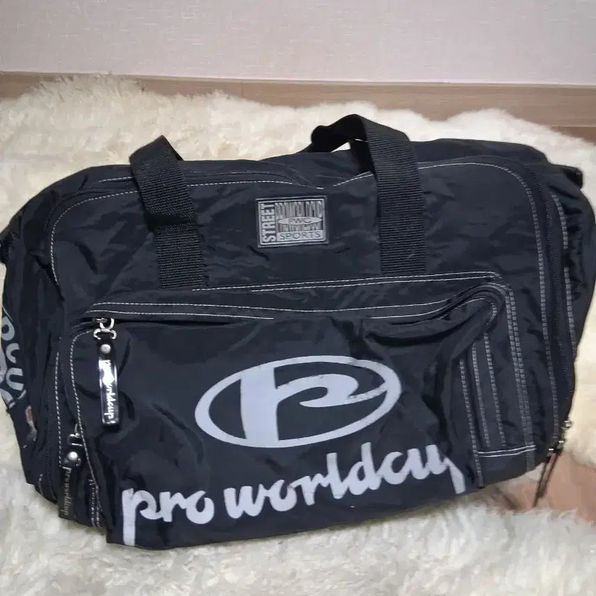 [BUNJANG] Pro Worldcup Black Sports Shoulder Bag / Pro Worldcup 블랙 스포츠 가방