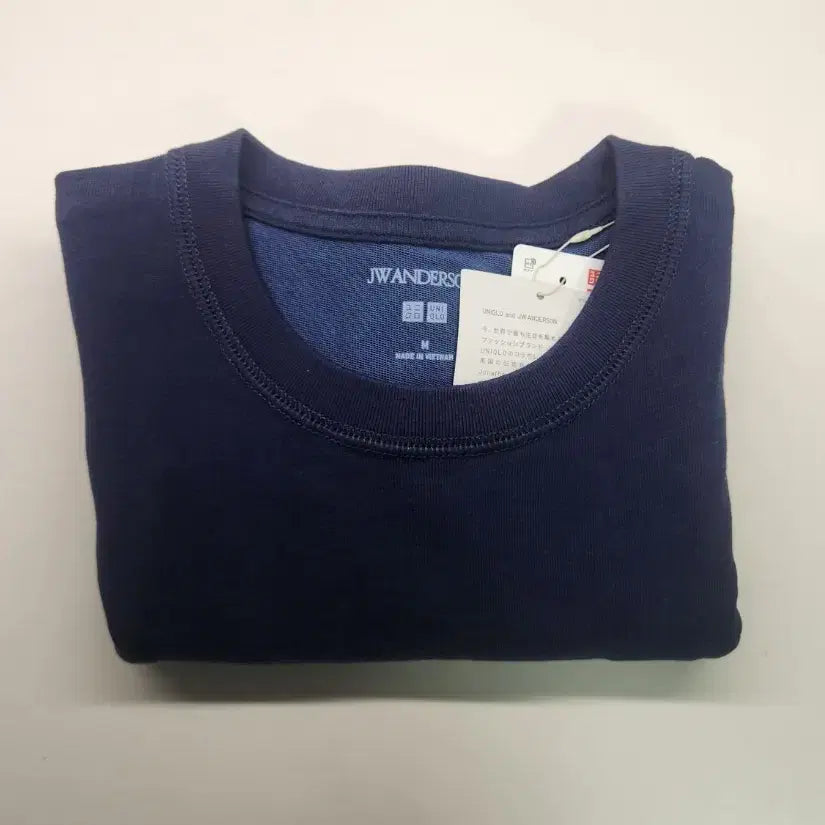 [BUNJANG] Uniqlo JW Anderson Collaboration T-Shirt Navy M / 유니클로 JW앤더슨 콜라보 티셔츠 M 네이비