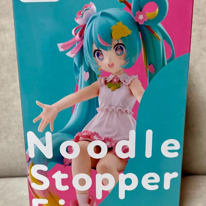 [BUNJANG] FURYU Hatsune Miku 10th Anniversary Noodle Stopper Figure / 후류 하츠네 미쿠 10주년 누들 스토퍼 피규어