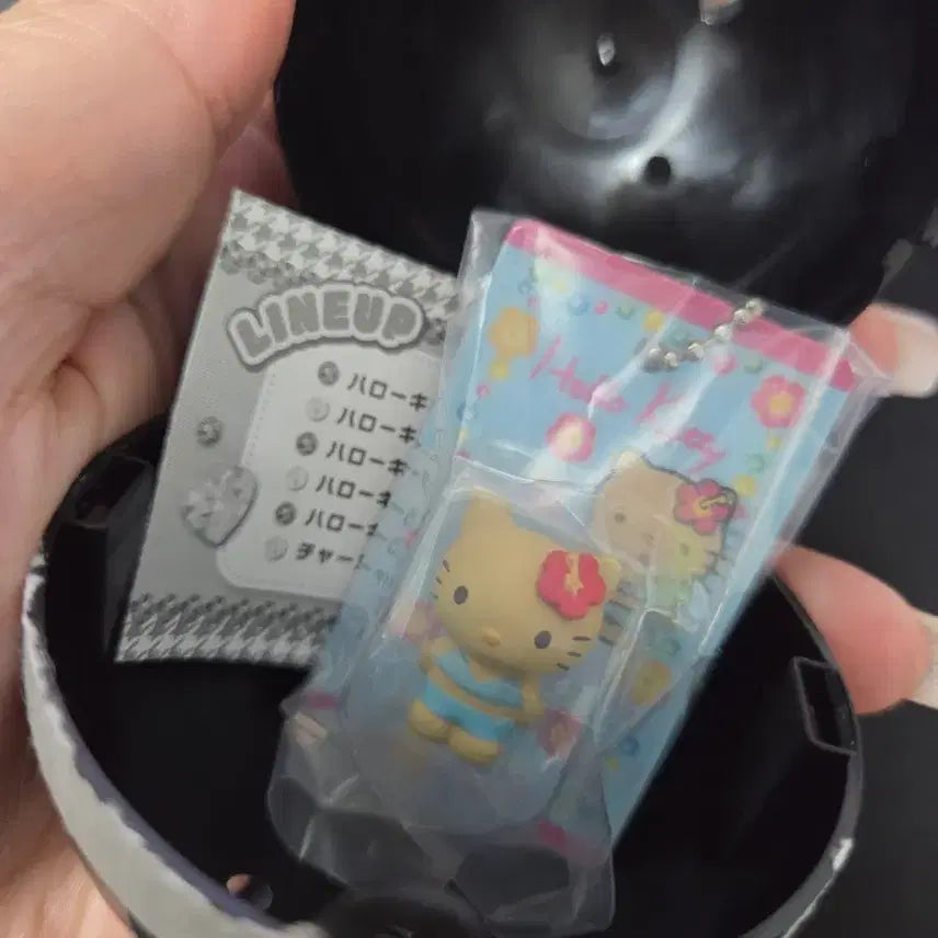 [BUNJANG] Sanrio Hello Kitty Package Miniature Gacha (Tanning) / 산리오 헬로키티 패키지 미니어처 가챠 판매(태닝)