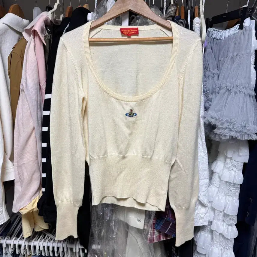 [BUNJANG] Vivienne Westwood U-Neck Knit Ivory M / 비비안웨스트우드 니트 u넥 아이보리 m