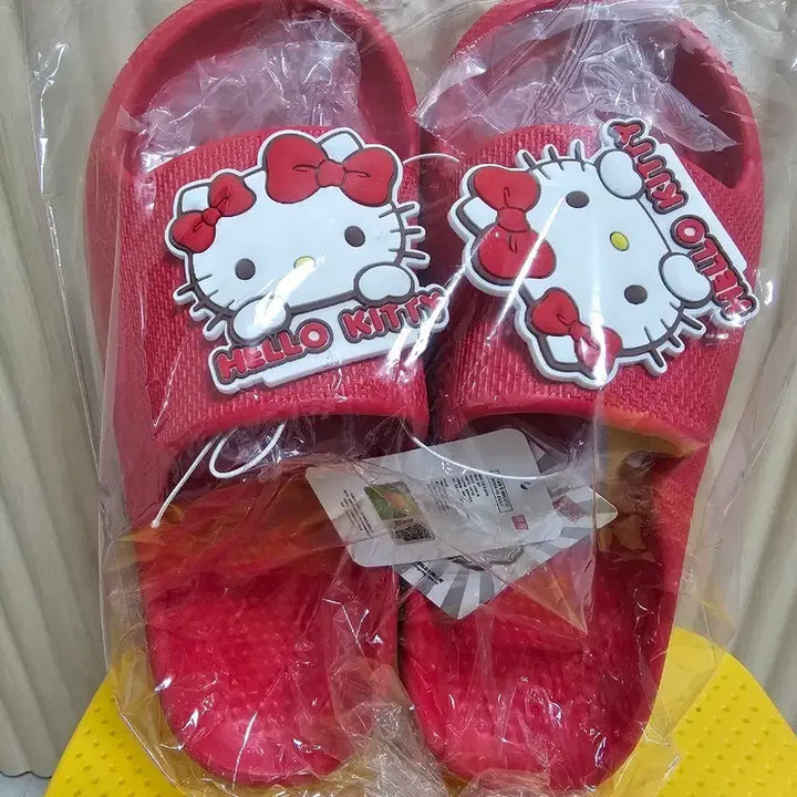[BUNJANG] Hello Kitty Slippers (New, Unsealed) / 헬로키티 슬리퍼 / 새상품 비닐포장 그대로!