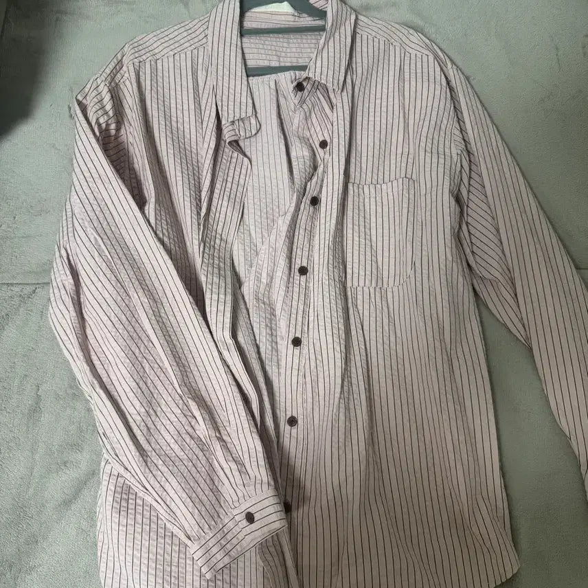 [BUNJANG] Linne Vey Berry Stripe Oversized Shirt / 리넨느 베리 스트라이프 오버핏 셔츠