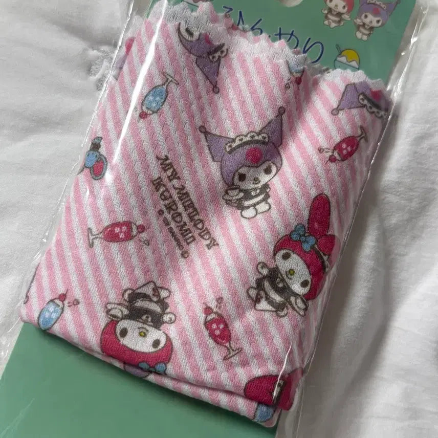 [BUNJANG] Sanrio My Melody Kuromi Cooling Arm Sleeves (Sealed) / <미개봉 새상품> 마이멜로디 쿠로미 쿨토시