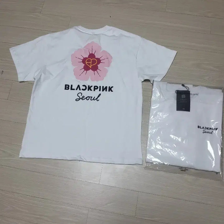 [BUNJANG] BLACKPINK Seoul Cherry Blossom T-Shirt White / 블랙핑크 서울 벚꽃 티셔츠 화이트 새상품 양도 합니다