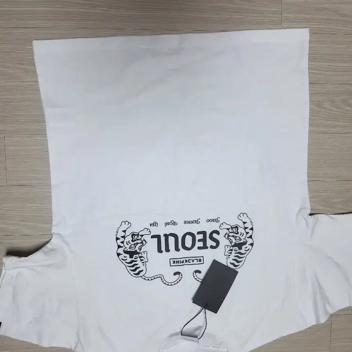 [BUNJANG] Blackpink Seoul Tiger T-shirt White / 블랙핑크 서울 호랑이 반팔 티셔츠 화이트