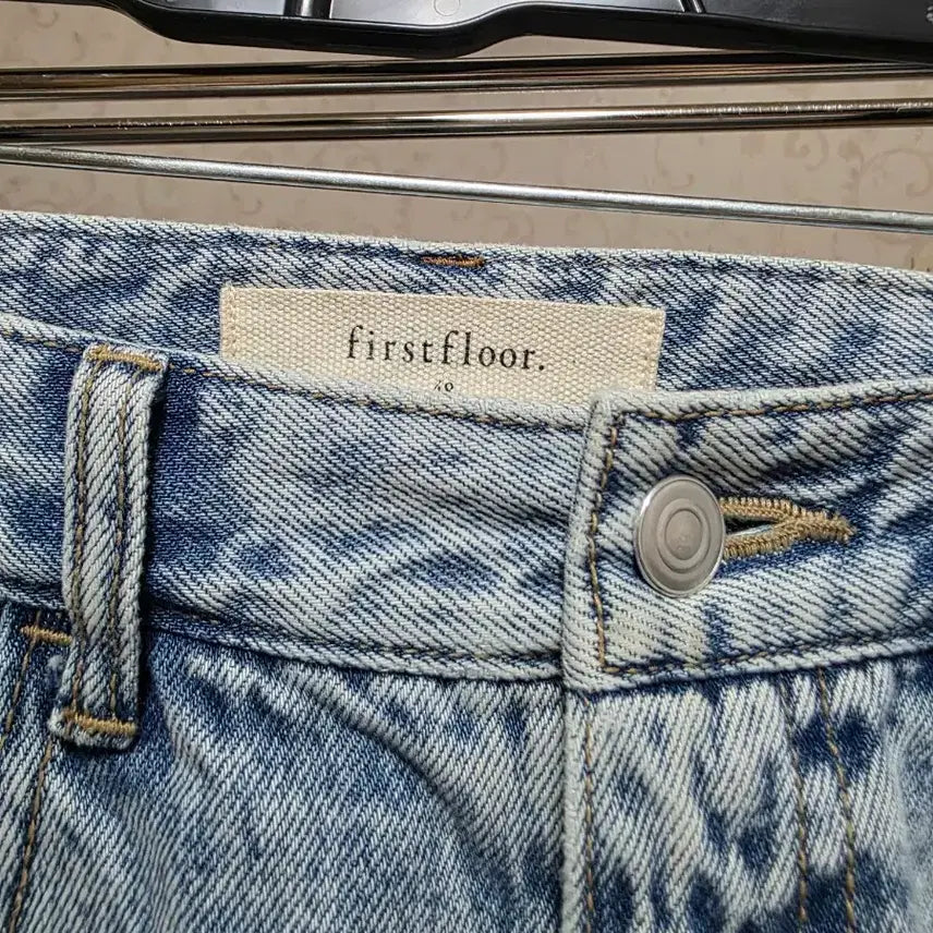 [BUNJANG] Firstfloor Seolwon Light Wash Denim Wide Fit Pants / 퍼스트플로어 설원 연청 데님