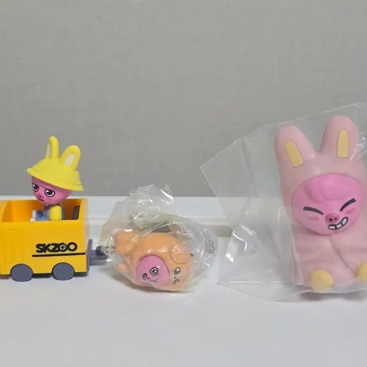 [BUNJANG] Stray Kids SKZOO Dwaekki Gacha Set / 스키즈 스키주 가챠 돼끼 세트