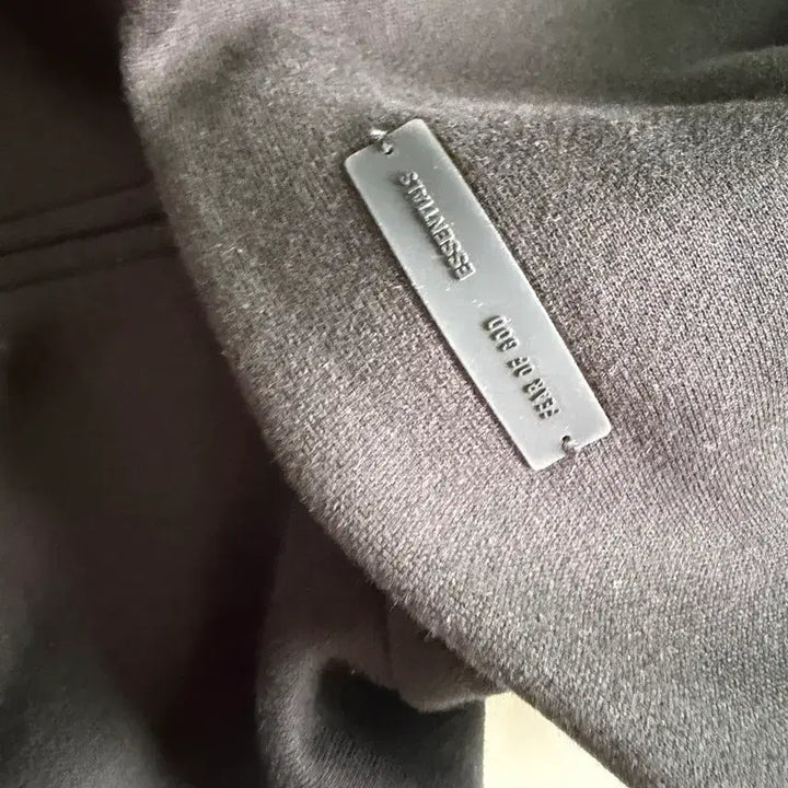 [BUNJANG] Fear of God Essentials Zip-Up Hoodie Vintage Black / 피어오브갓 에센셜 후드집업 s 빈티지블랙