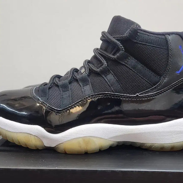 [BUNJANG] Nike Air Jordan 11 Retro &