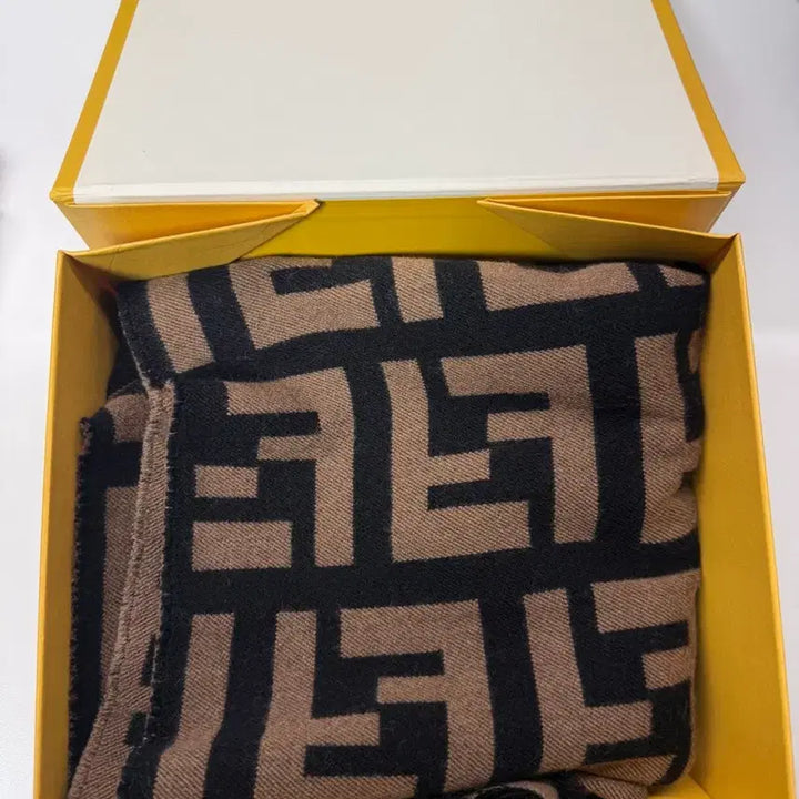 [BUNJANG] Fendi FF Monogram Wool Blend Scarf / 팬디 머플러