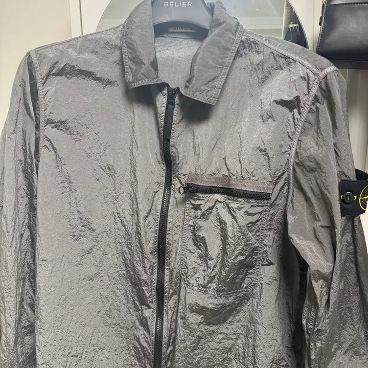 [BUNJANG] Stone Island 24ss Nylon Metal Dove Grey M / 스톤아일랜드 24ss 나일론메탈 도브그레이 M