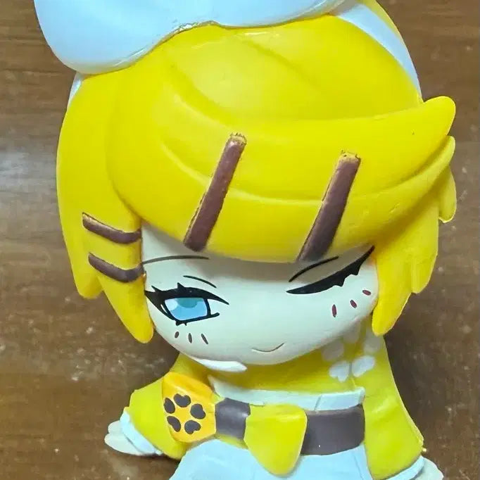 [BUNJANG] Vocaloid Kagamine Rin Gacha Figure / 보컬로이드 카가미네 린 피규어 가챠 꾸벅