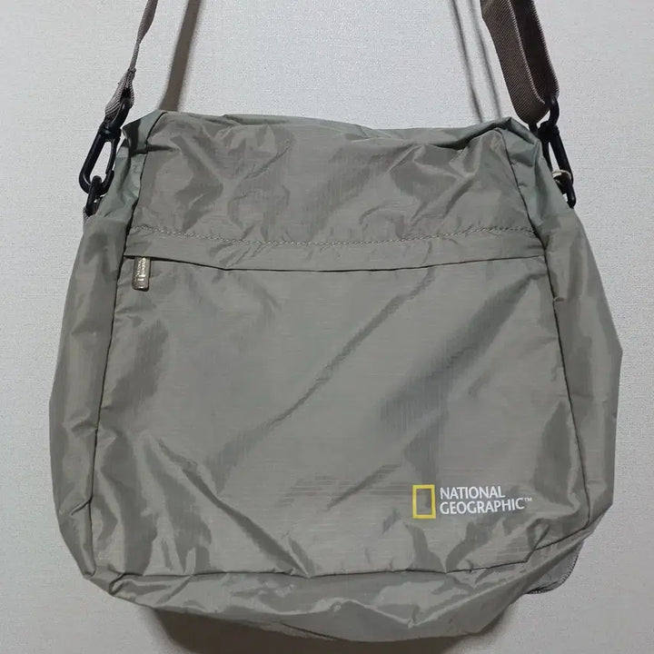 [BUNJANG] National Geographic Crossbody Bag (26E45) / 새상품) 내셔널지오그래픽 크로스백 (26E45)