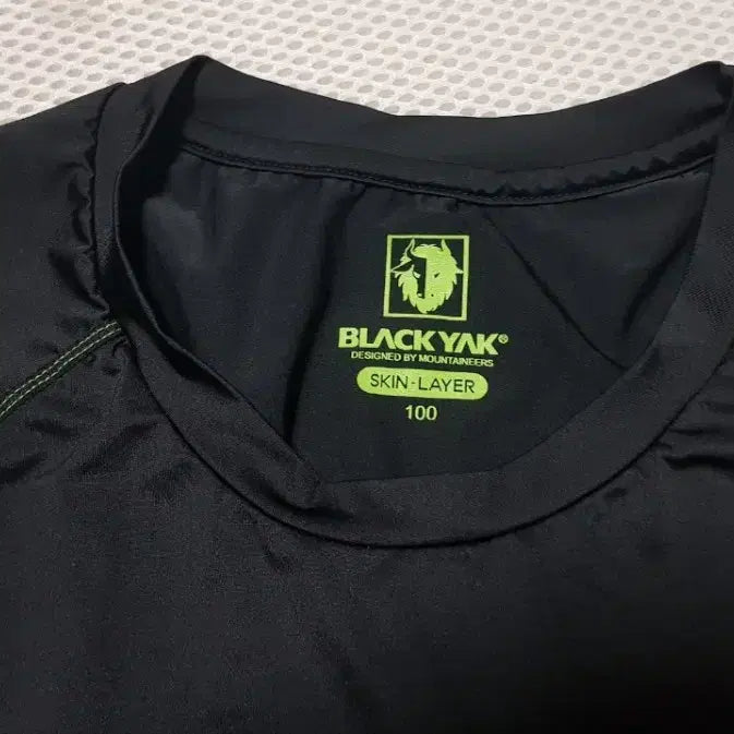 [BUNJANG] Black Yak Short Sleeve T-Shirt Size 100 / 블랙야크 반팔티 사이즈100