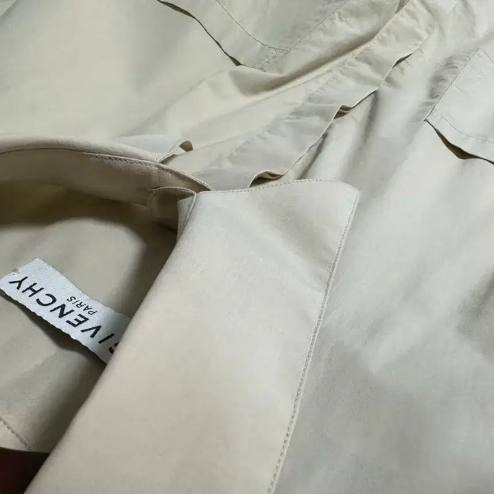 [BUNJANG] Givenchy Sand Beige Logo Patch Shirt Size 39 / 지방시 샌드 베이지 로고패치 셔츠 39 사이즈 판매합니다.